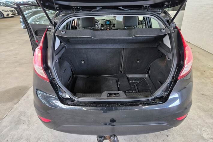 Sort Ford Fiesta fra 2015