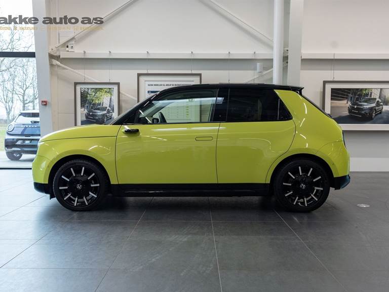 Honda e EL Advance CVT 154HK 5d Aut.