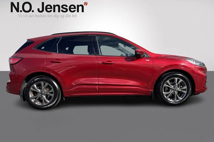 Rød Ford Kuga fra 2020