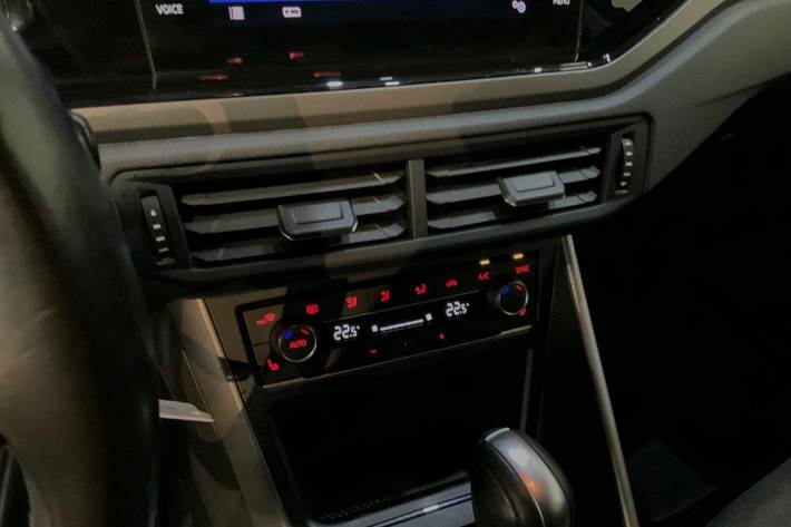 Grå VW Polo fra 2020