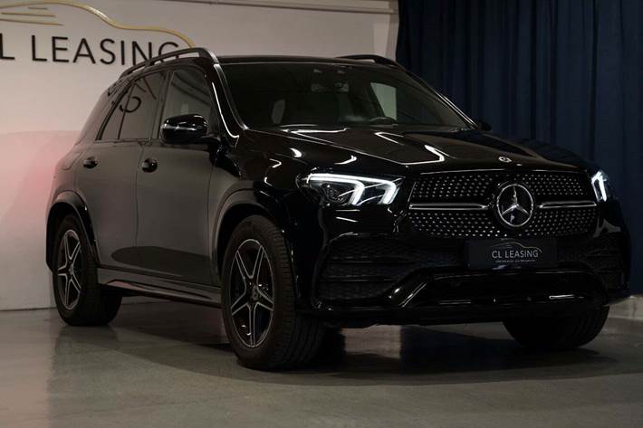 Sort Mercedes GLE350 de fra 2022 set udefra