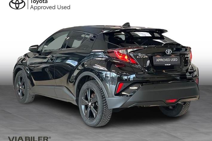 Sort Toyota C-HR fra 2023