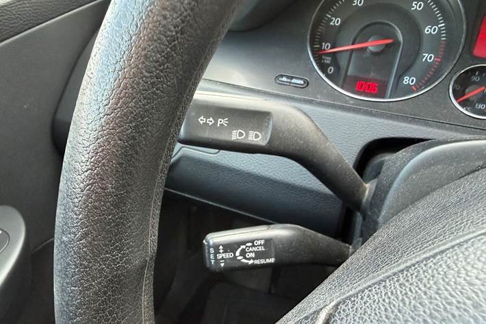 Sort VW Passat fra 2006