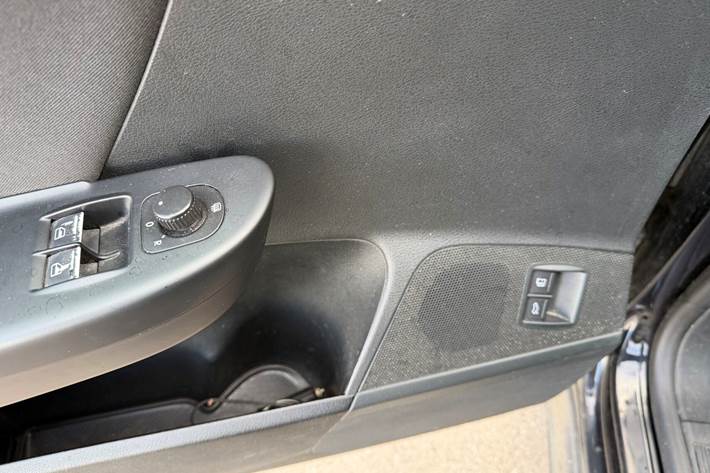 Sort VW Passat fra 2006