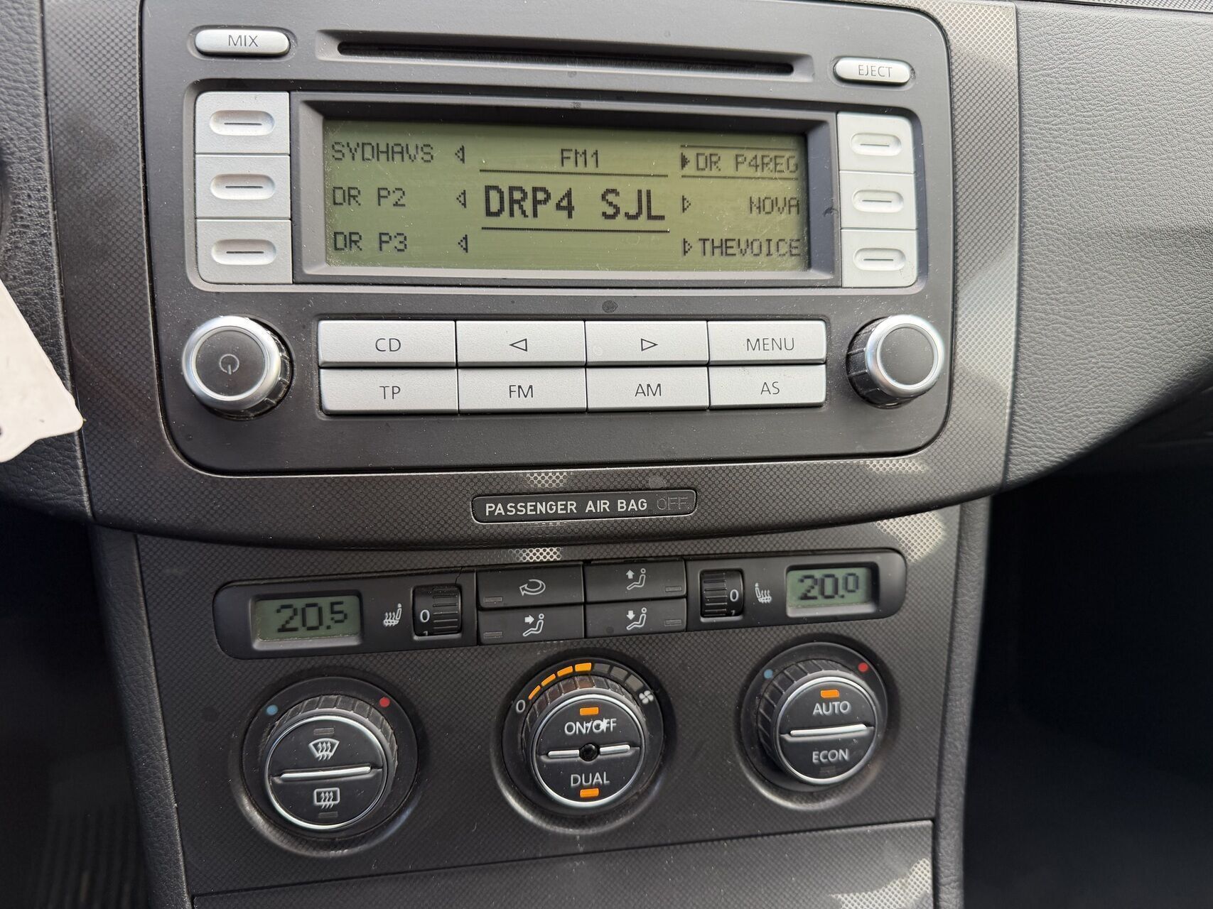 Sort VW Passat fra 2006