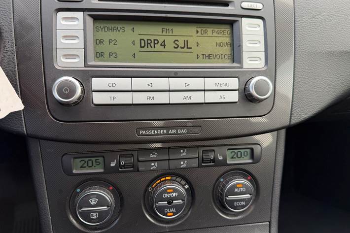 Sort VW Passat fra 2006