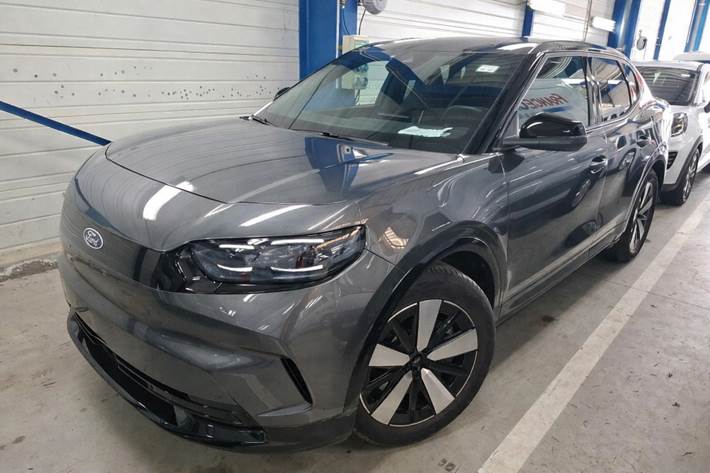 Grå Ford Capri fra 2025