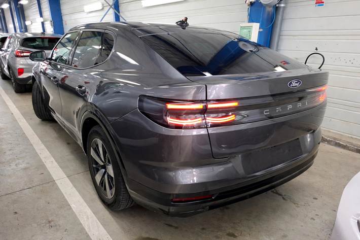 Grå Ford Capri fra 2025