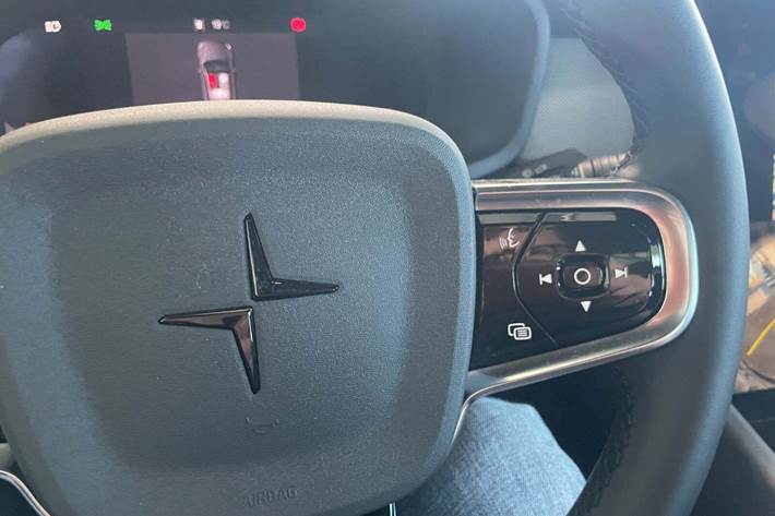 Grå Polestar 2 fra 2025