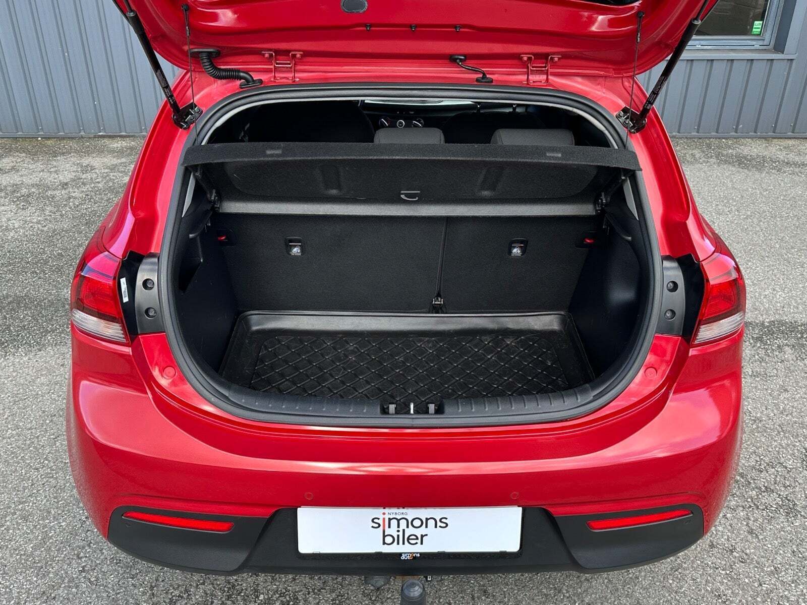 Rød Kia Rio fra 2017