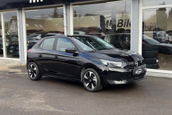 Sort Opel Corsa-e fra 2024