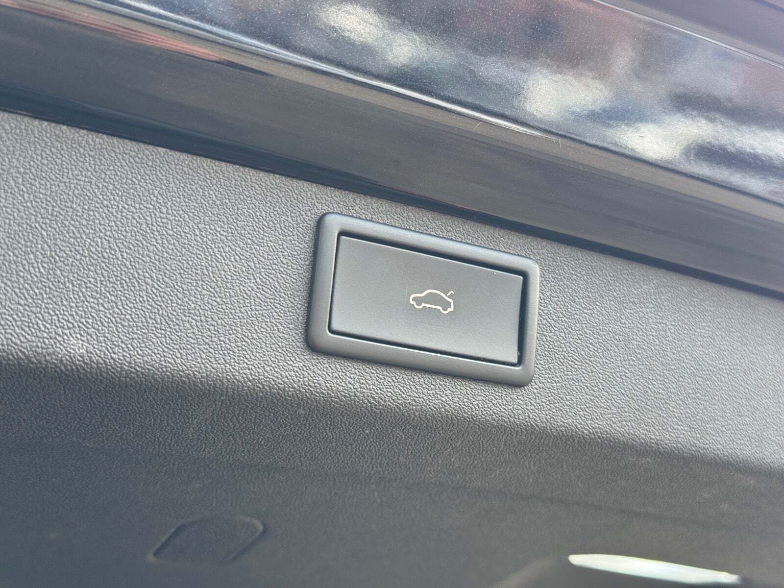 Sort Skoda Enyaq fra 2023