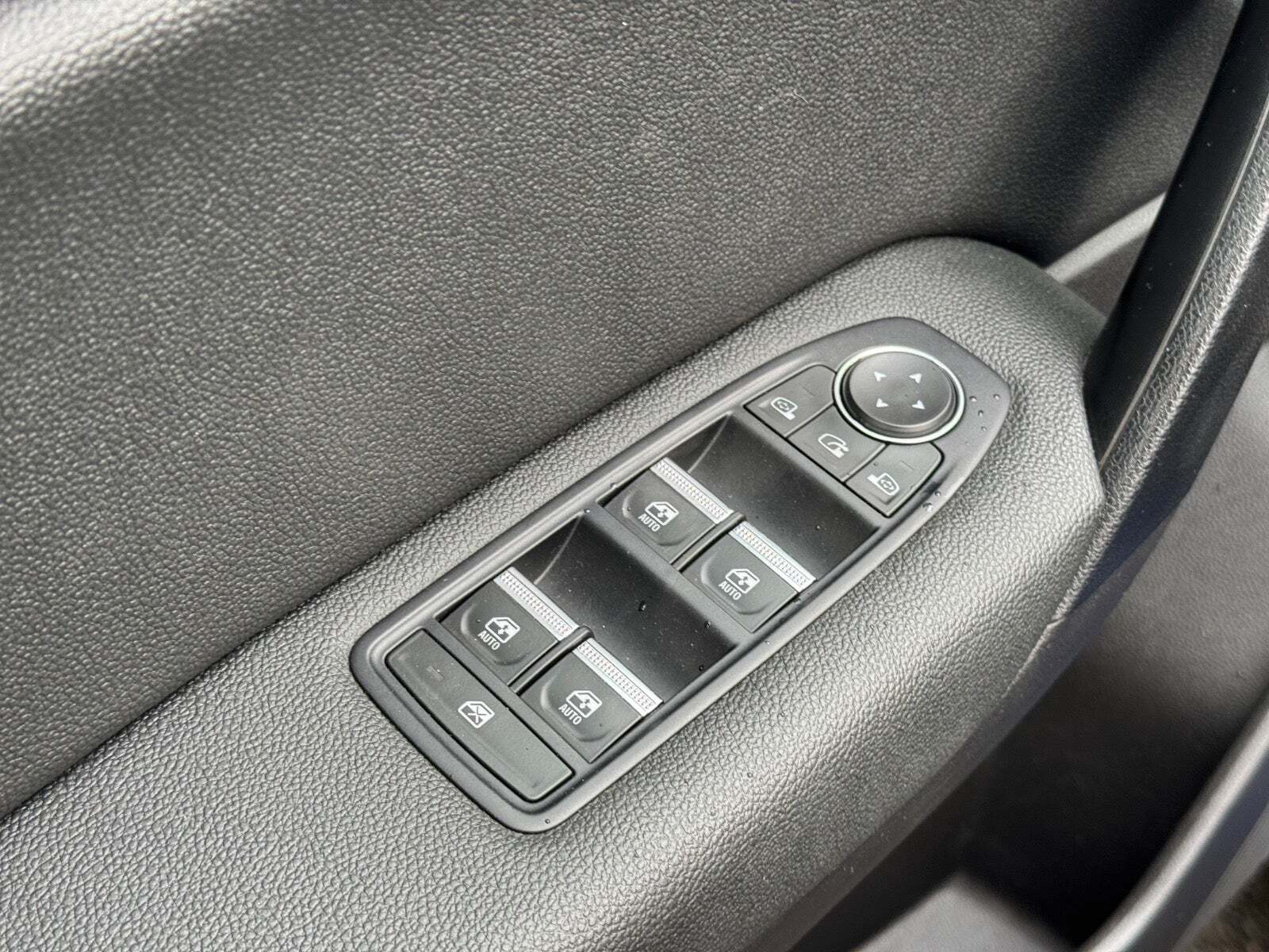 Blå Renault Captur fra 2022