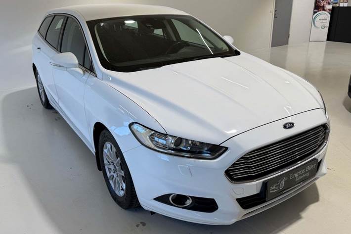 Hvid Ford Mondeo fra 2017