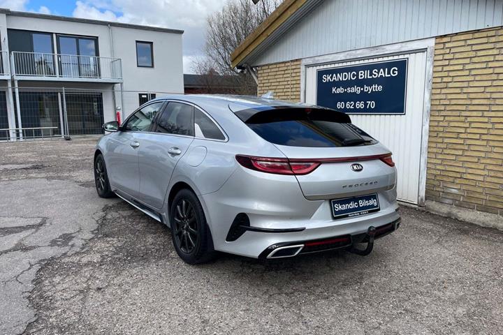 Sølv Kia ProCeed fra 2019