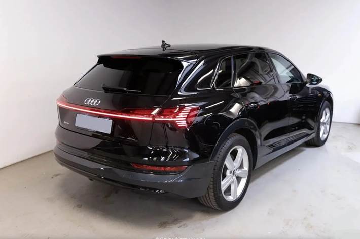 Sort Audi e-tron fra 2022