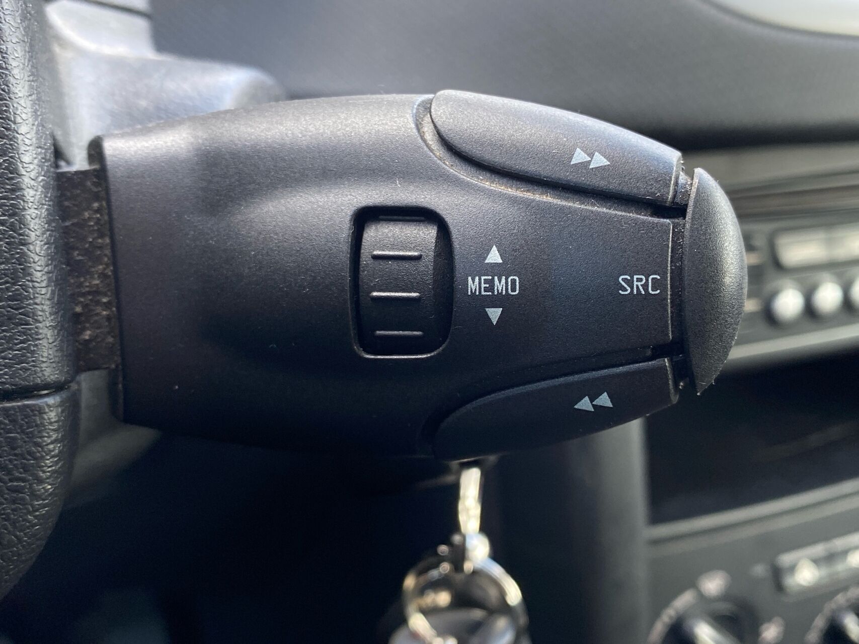 Sølv Peugeot 207 fra 2009