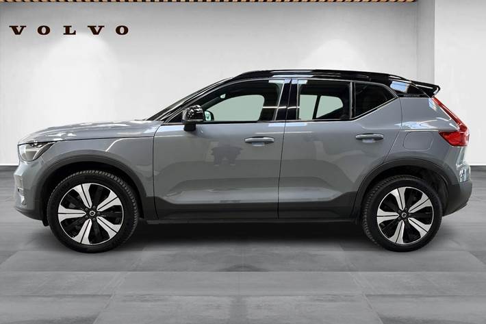 Grå Volvo XC40 fra 2022