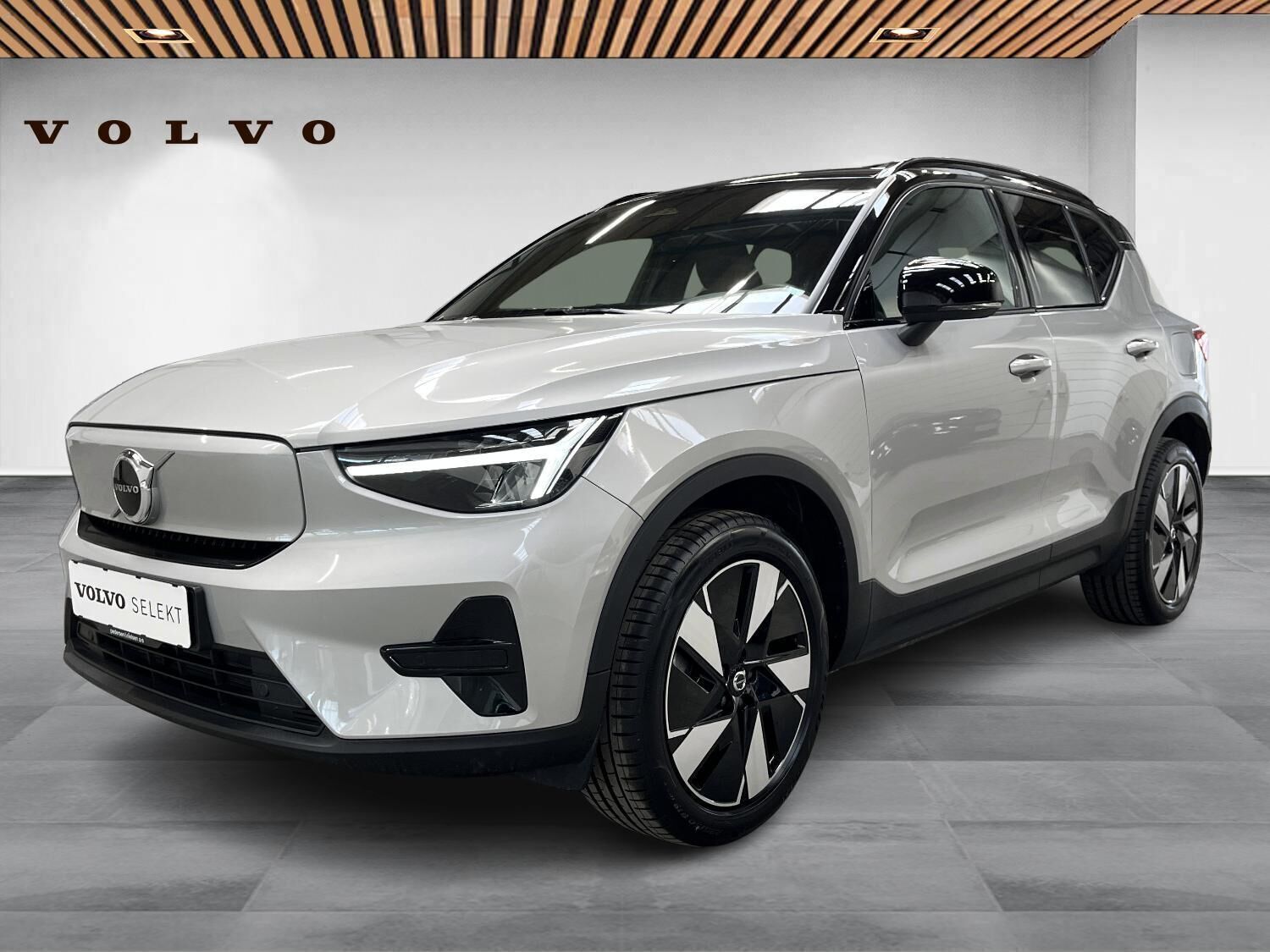 Volvo EX40 Single Motor Extended Range Plus 252HK 5d Aut.