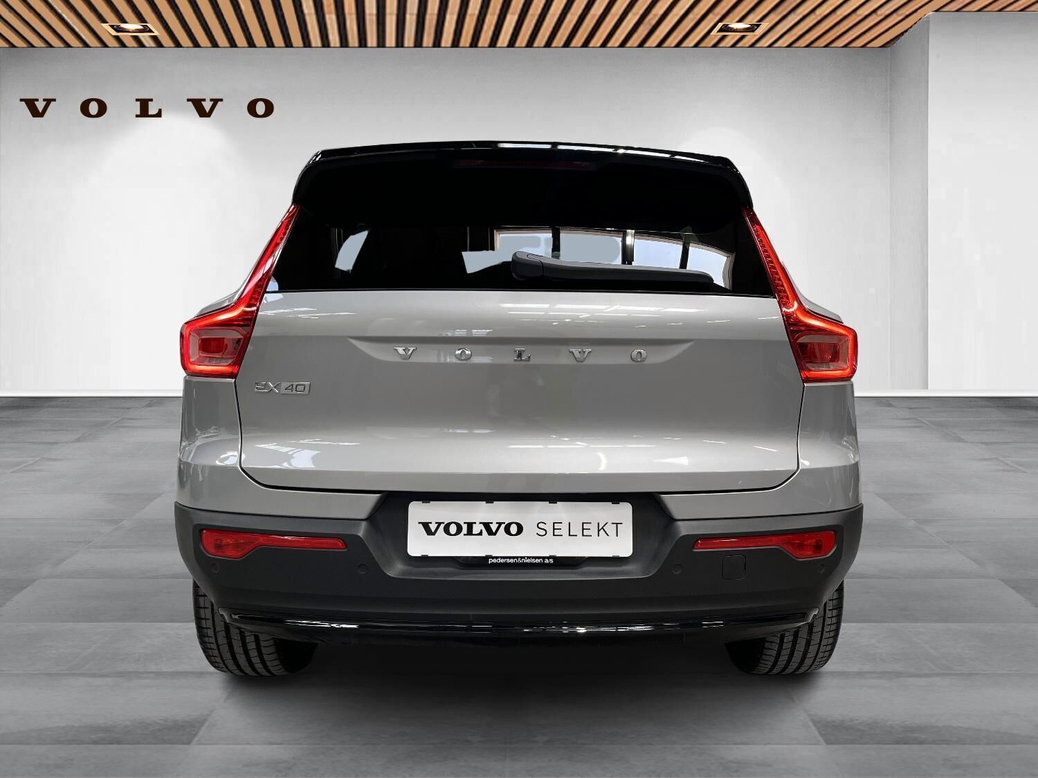 Volvo EX40 Single Motor Extended Range Plus 252HK 5d Aut.