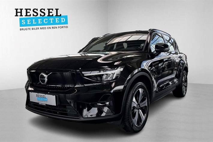 Sort Volvo XC40 fra 2023 set udefra
