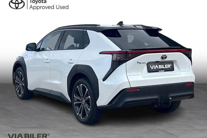 Hvid Toyota BZ4X fra 2025