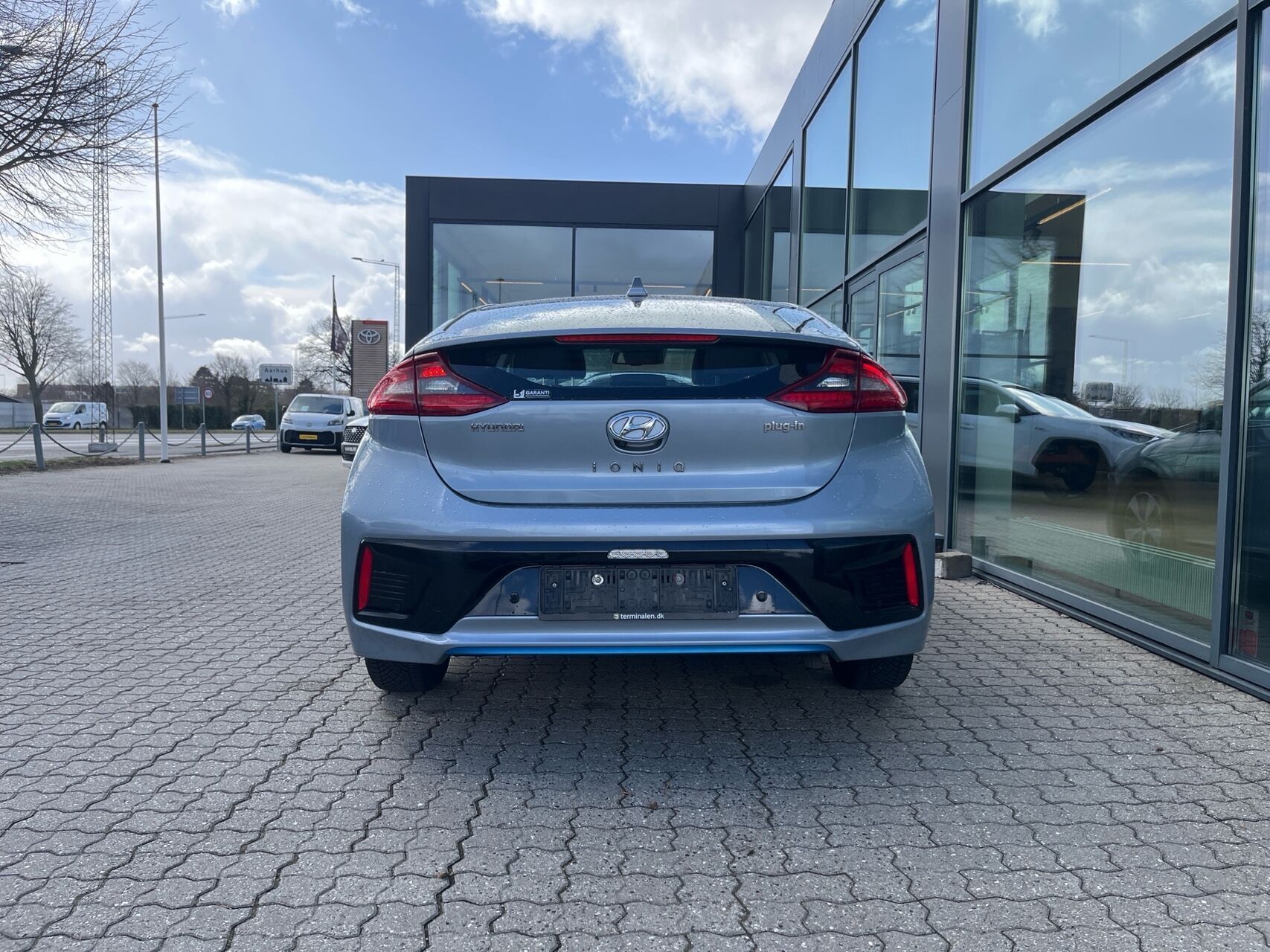 Hyundai Ioniq 1,6 GDI  Plugin-hybrid Limited Edition plug-in 141HK 5d 6g Aut.