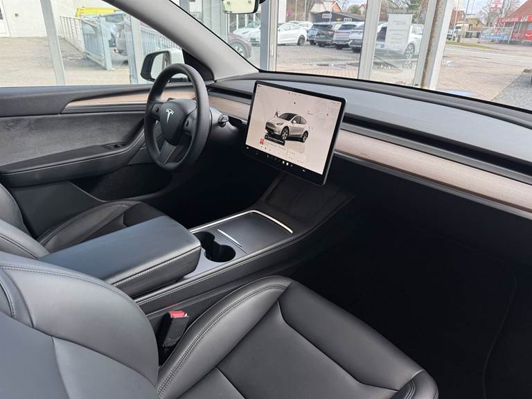 Tesla Model Y EL RWD 299HK 5d Aut.