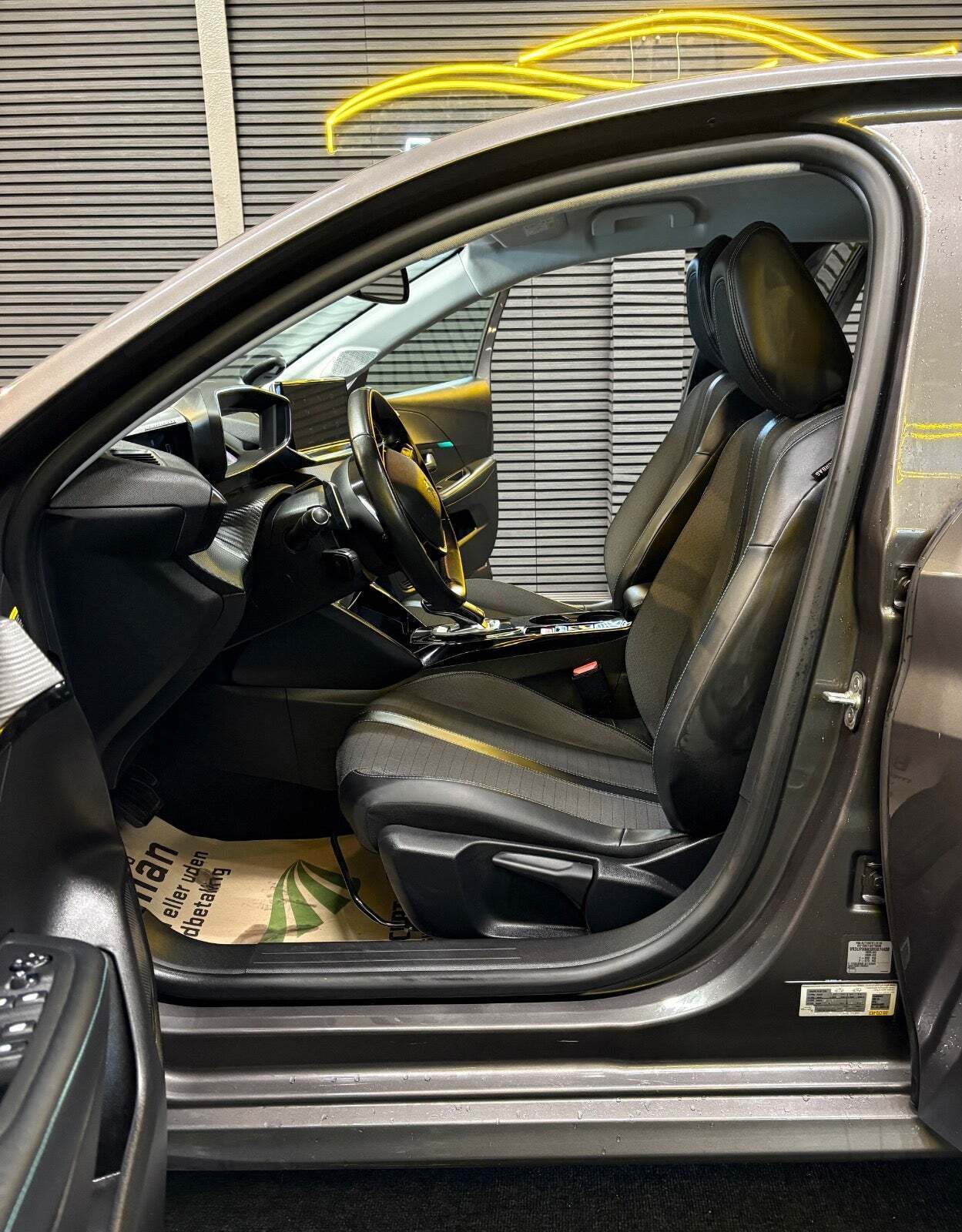 Peugeot 208 1,2 PureTech 100 Active Pack EAT8