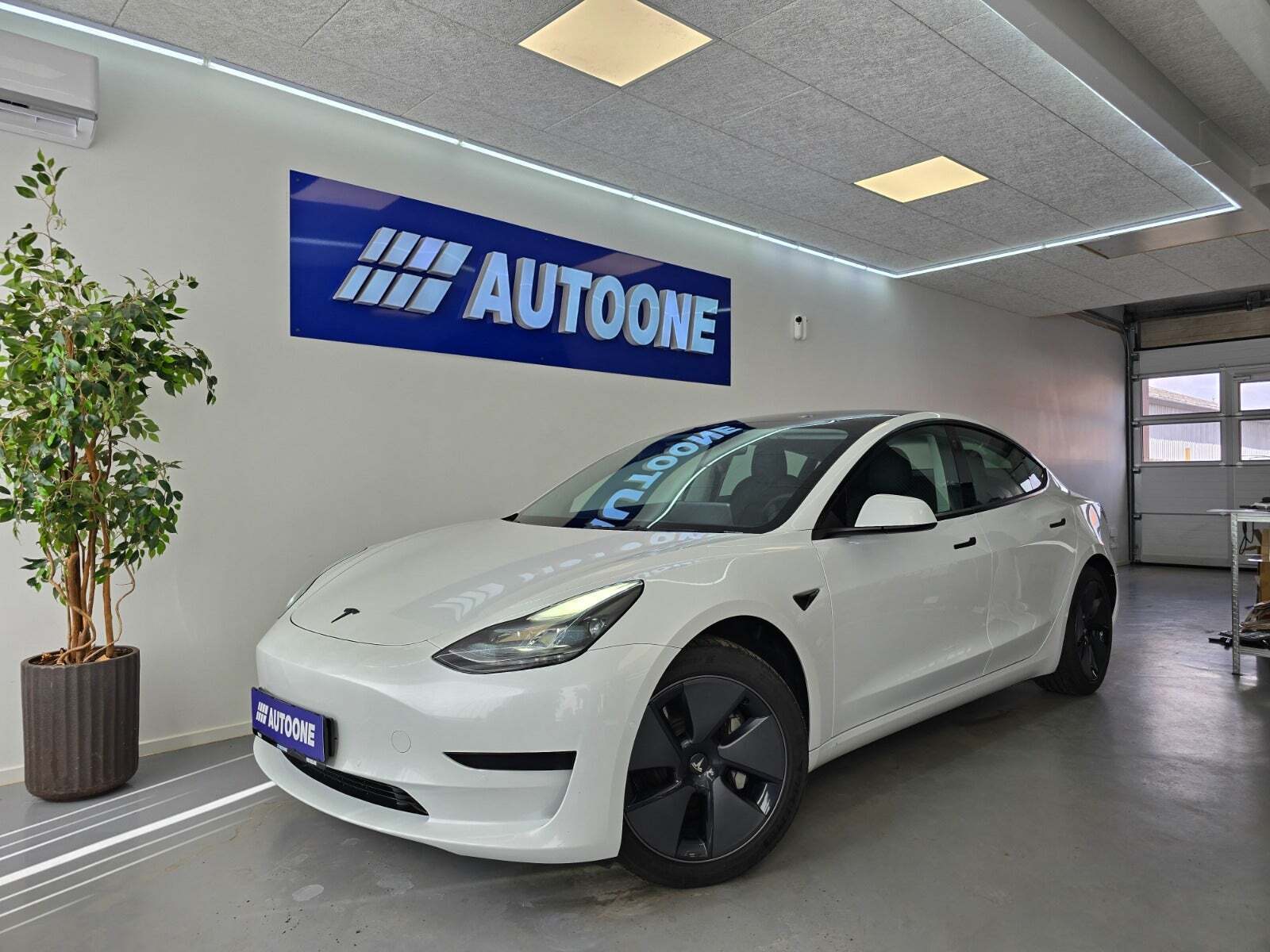 Tesla Model 3 Standard Range+ RWD