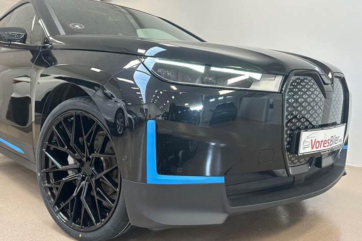 Sort BMW iX fra 2022