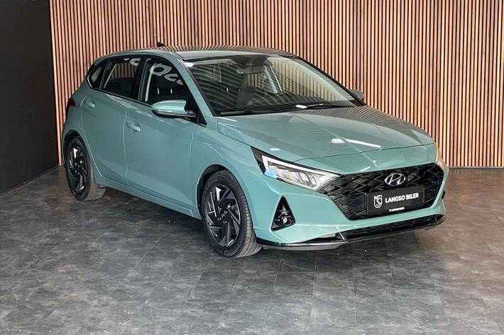 Grå Hyundai i20 fra 2021