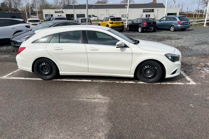 Grøn Mercedes CLA200 d fra 2016