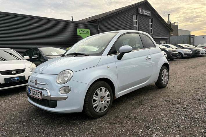 Blå Fiat 500 fra 2009