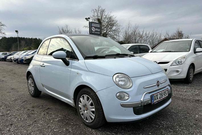 Blå Fiat 500 fra 2009