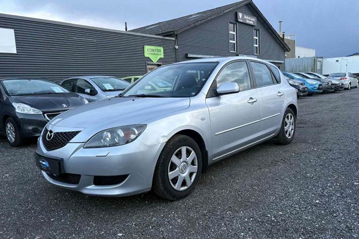 Grå Mazda 3 fra 2006