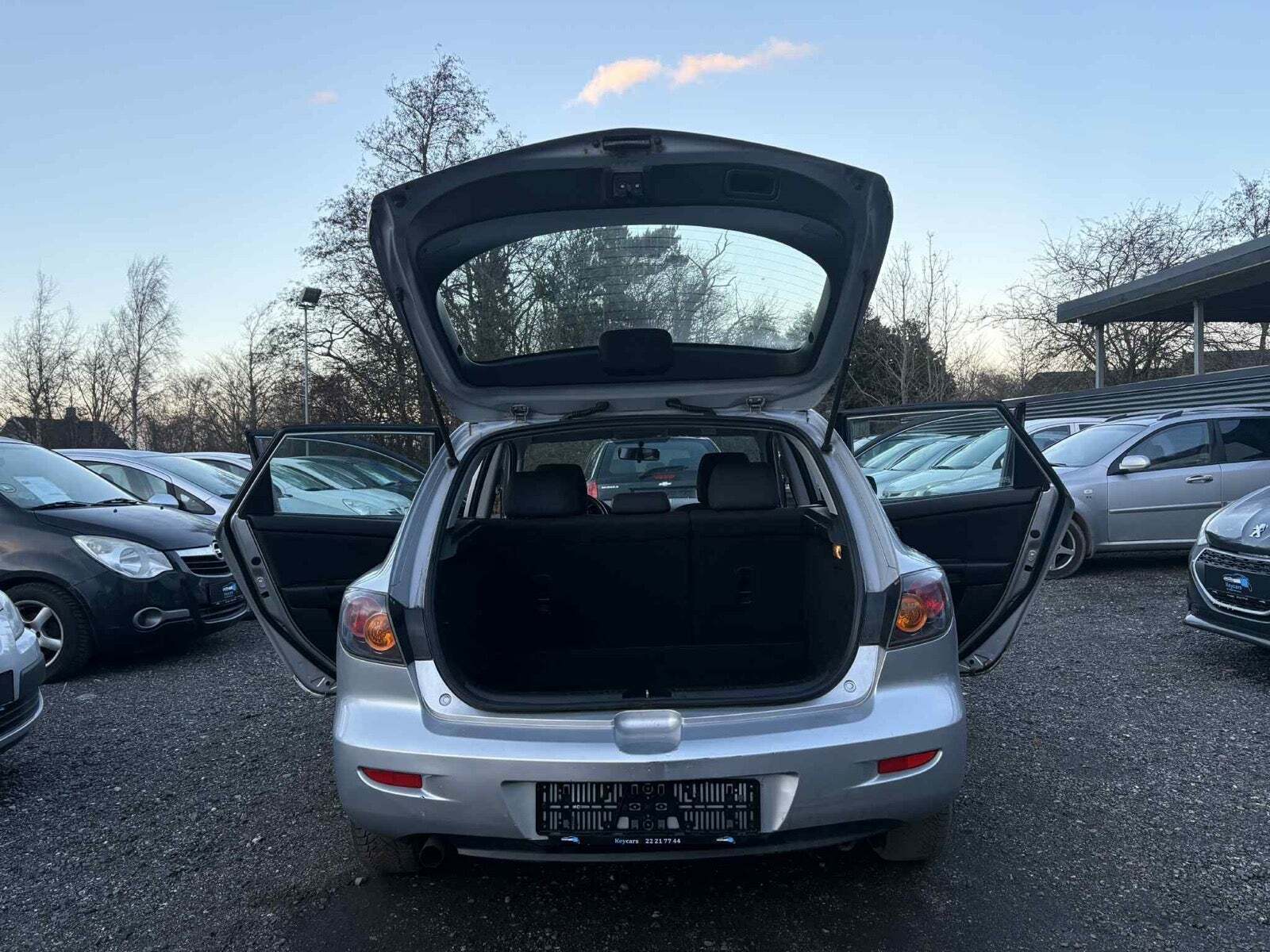 Grå Mazda 3 fra 2006