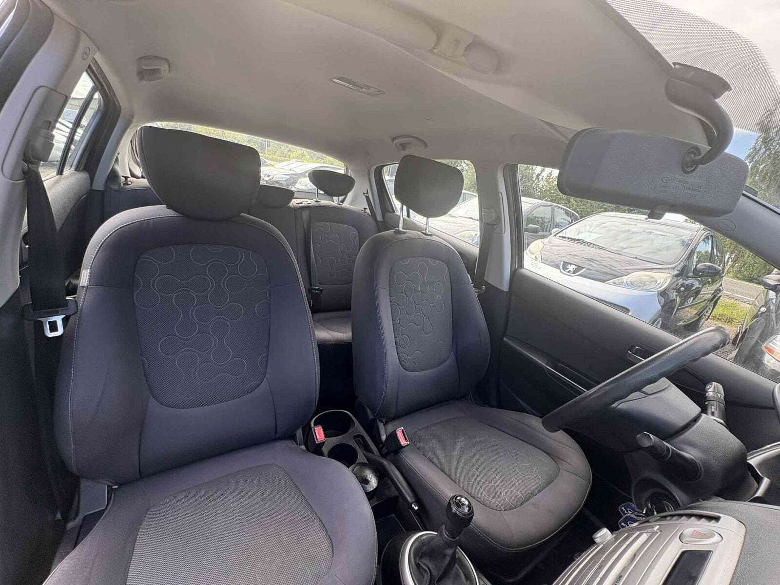 Sølv Hyundai i20 fra 2010