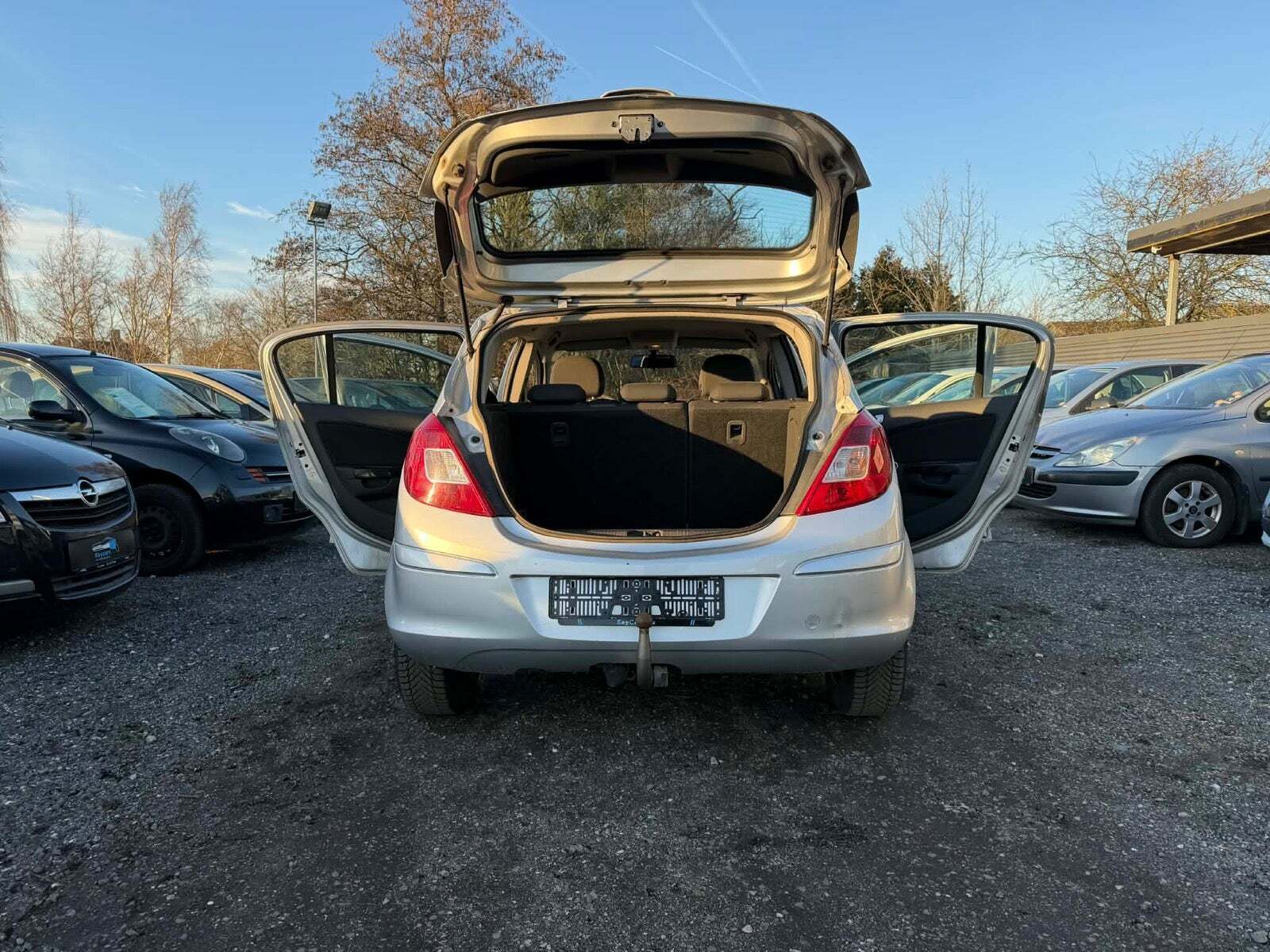 Grå Opel Corsa fra 2007