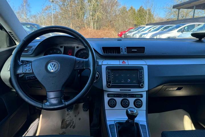 Sort VW Passat fra 2007