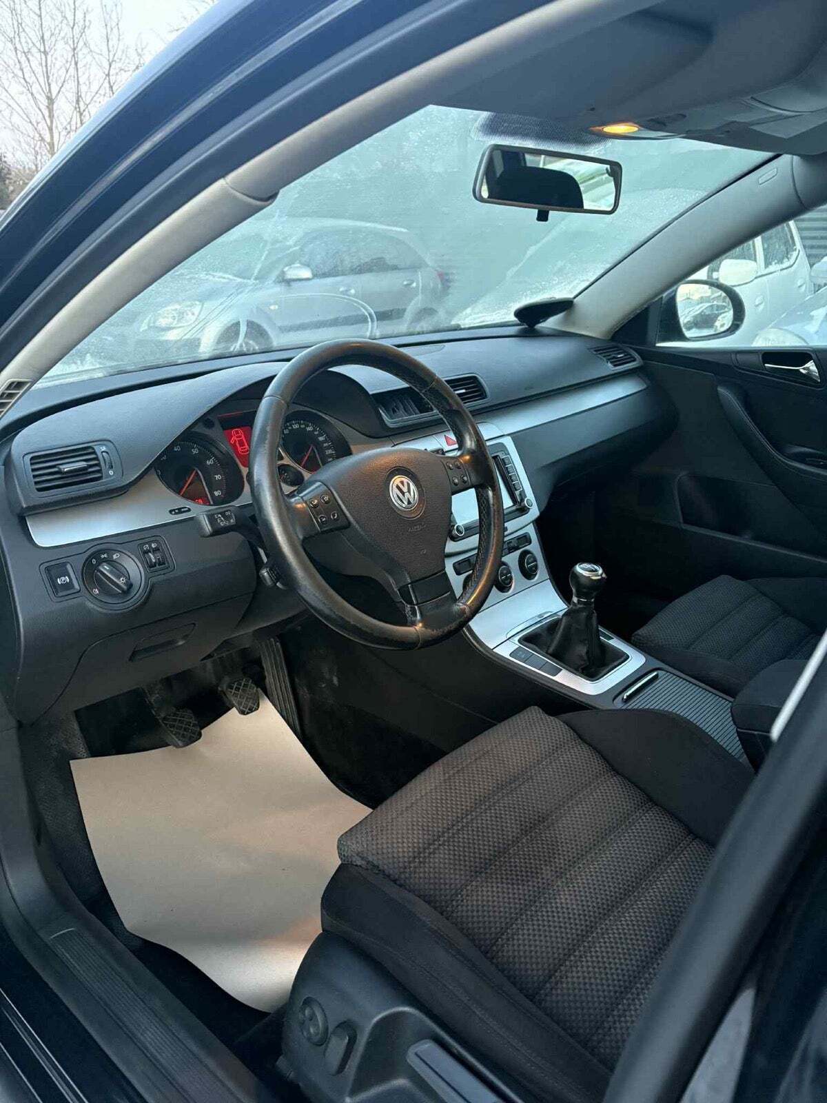 Sort VW Passat fra 2007