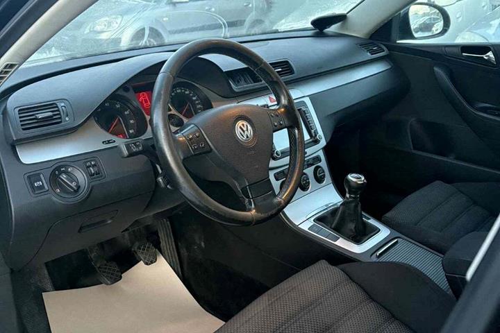 Sort VW Passat fra 2007