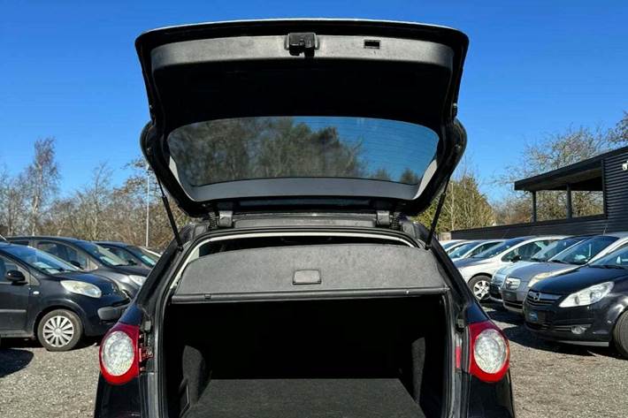 Sort VW Passat fra 2007