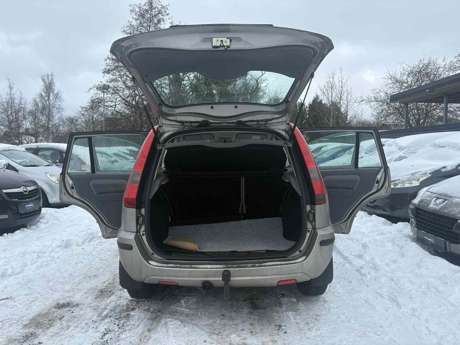 Beige Ford Fusion fra 2003