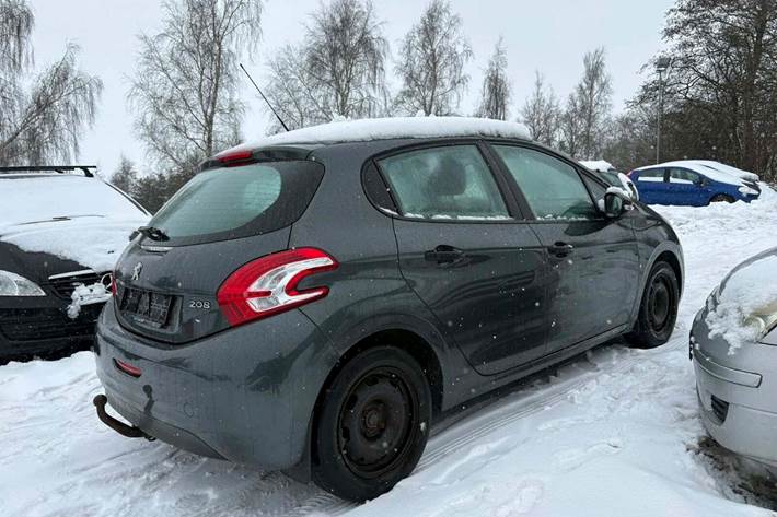 Grå Peugeot 208 fra 2012