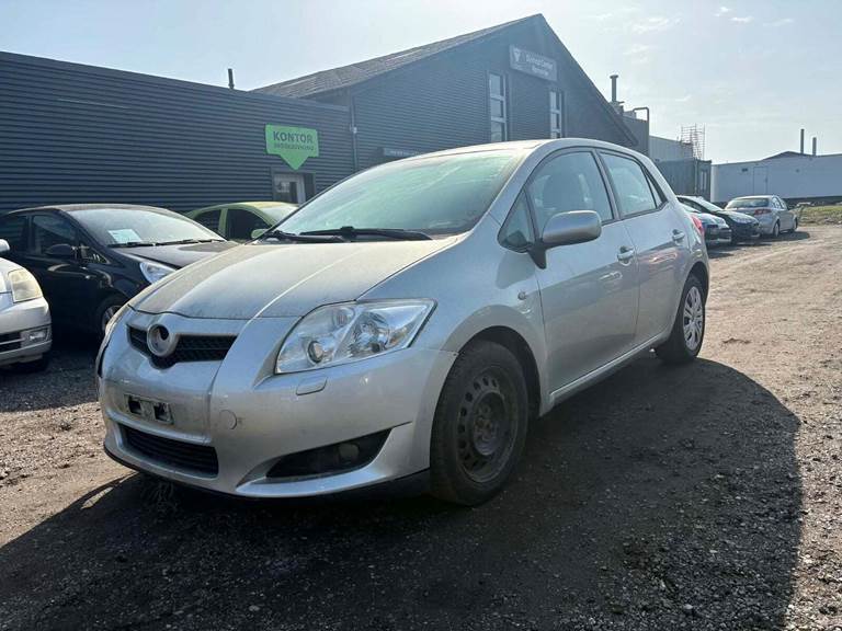 Toyota Auris 1,4 D-4D Luna