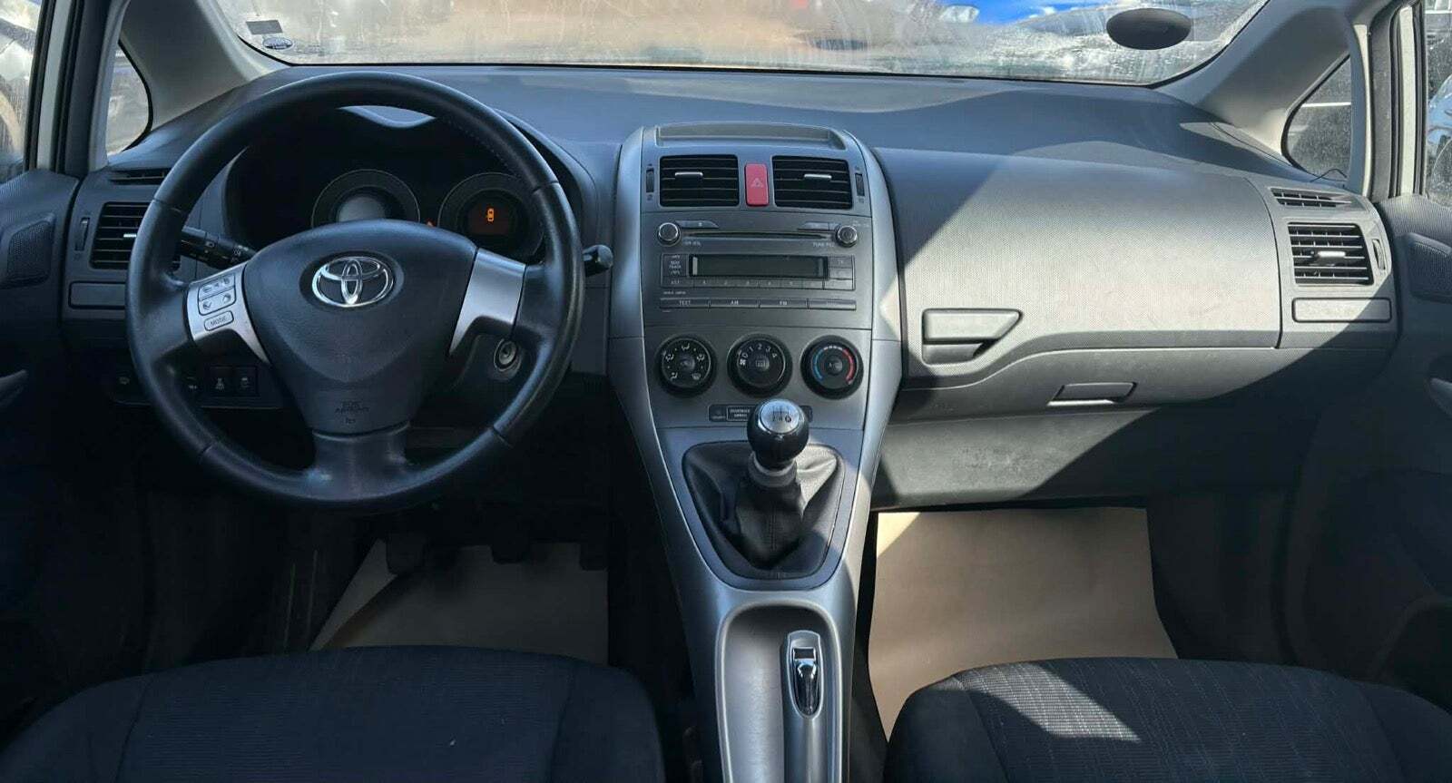 Toyota Auris 1,4 D-4D Luna