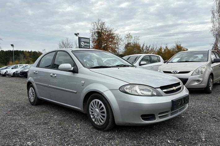 Sølv Chevrolet Lacetti fra 2008