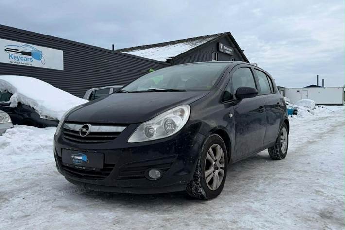 Sort Opel Corsa fra 2010