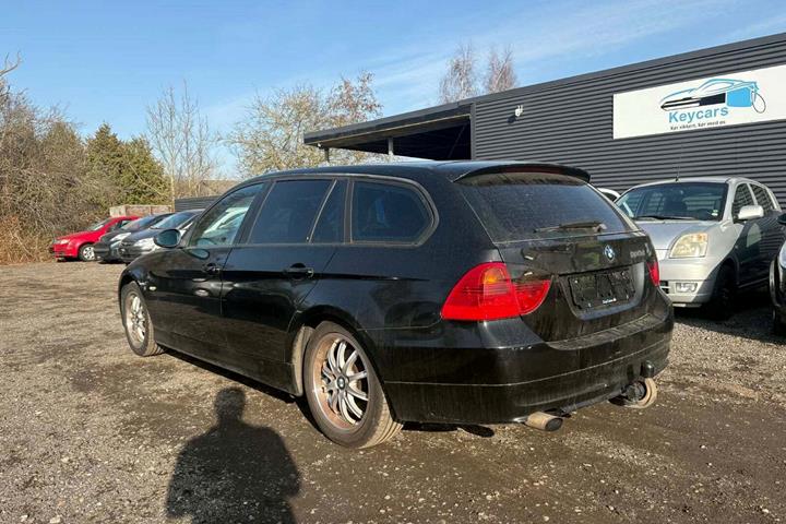 Sort BMW 320d fra 2007